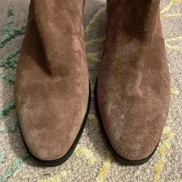 Tod’s sand suede Italian elastic Chelsea block heel ankle boot 38 EUC - Picture 4 of 7